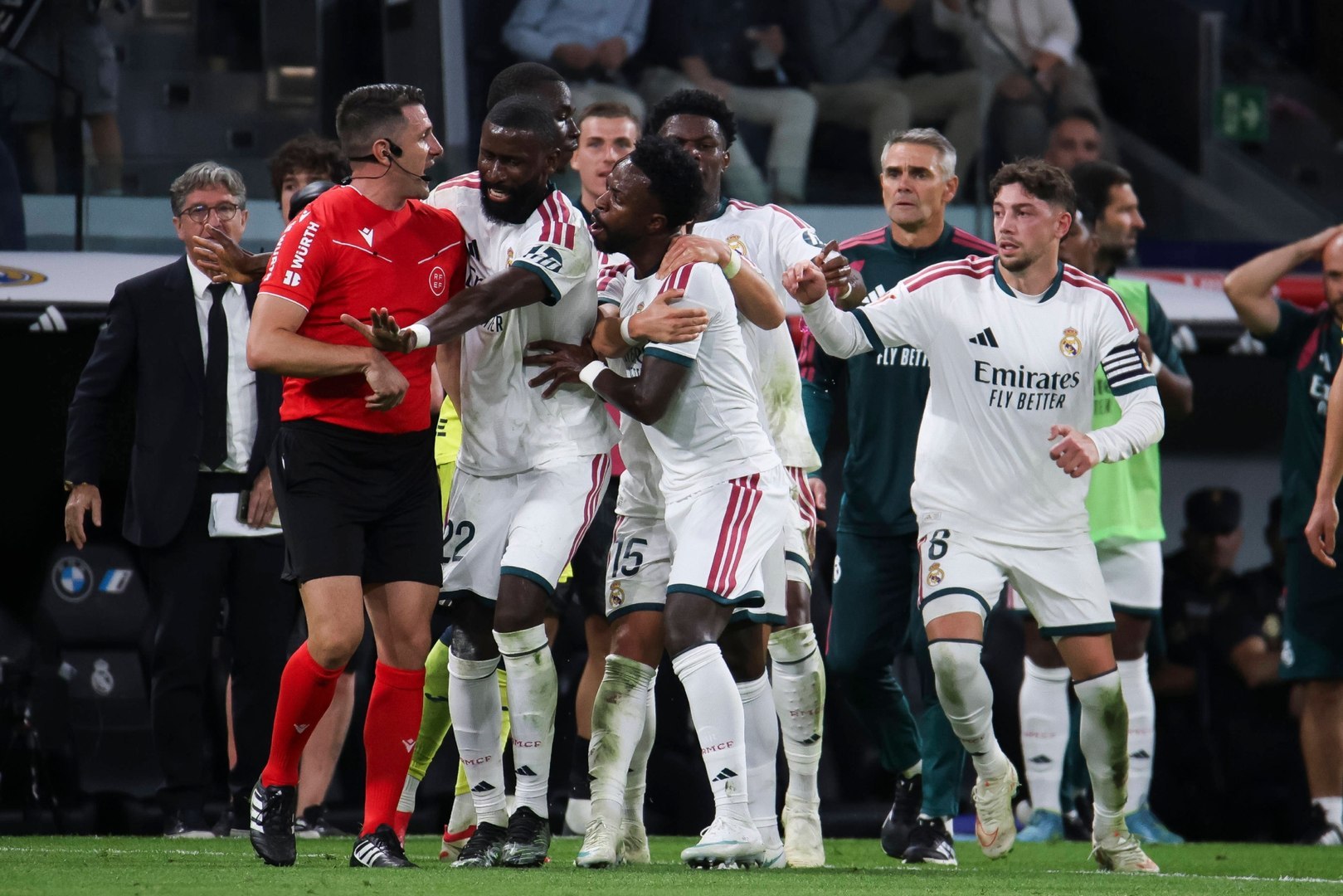 "El fútbol español está herido de muerte"