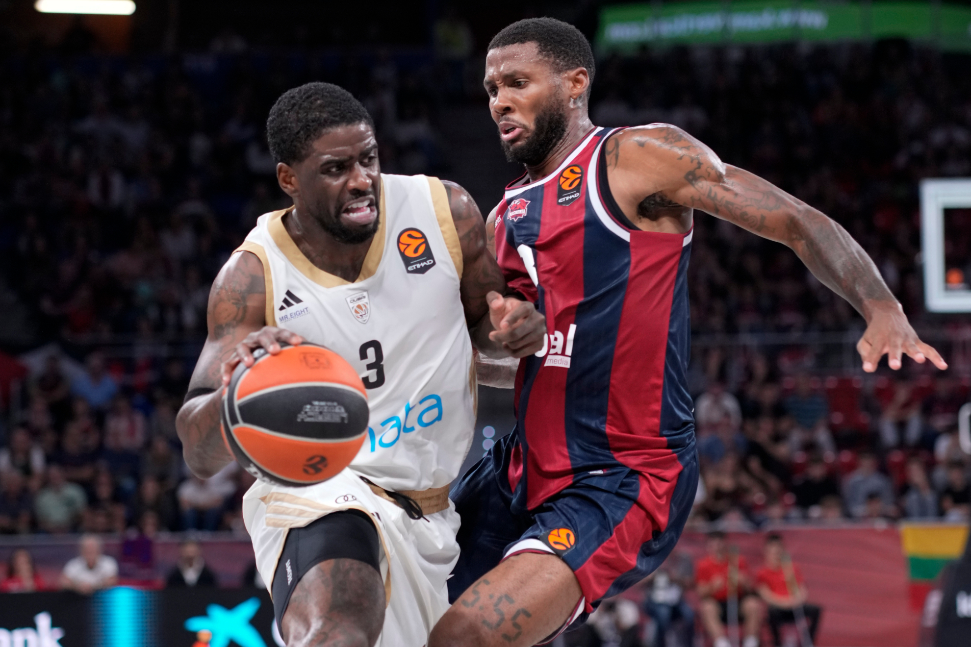 Dubái Basketball toma el Buesa en una gran segunda parte