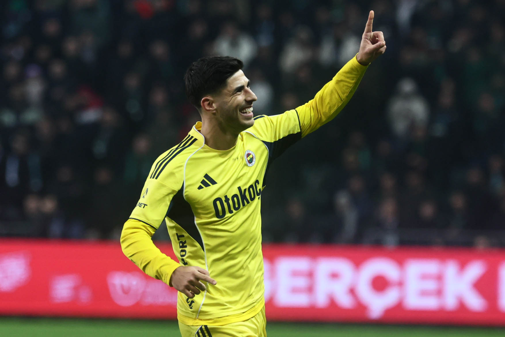 ماركو أسينسيو، انسحاب في اللحظة الأخيرة لمواجهة أستون فيلا