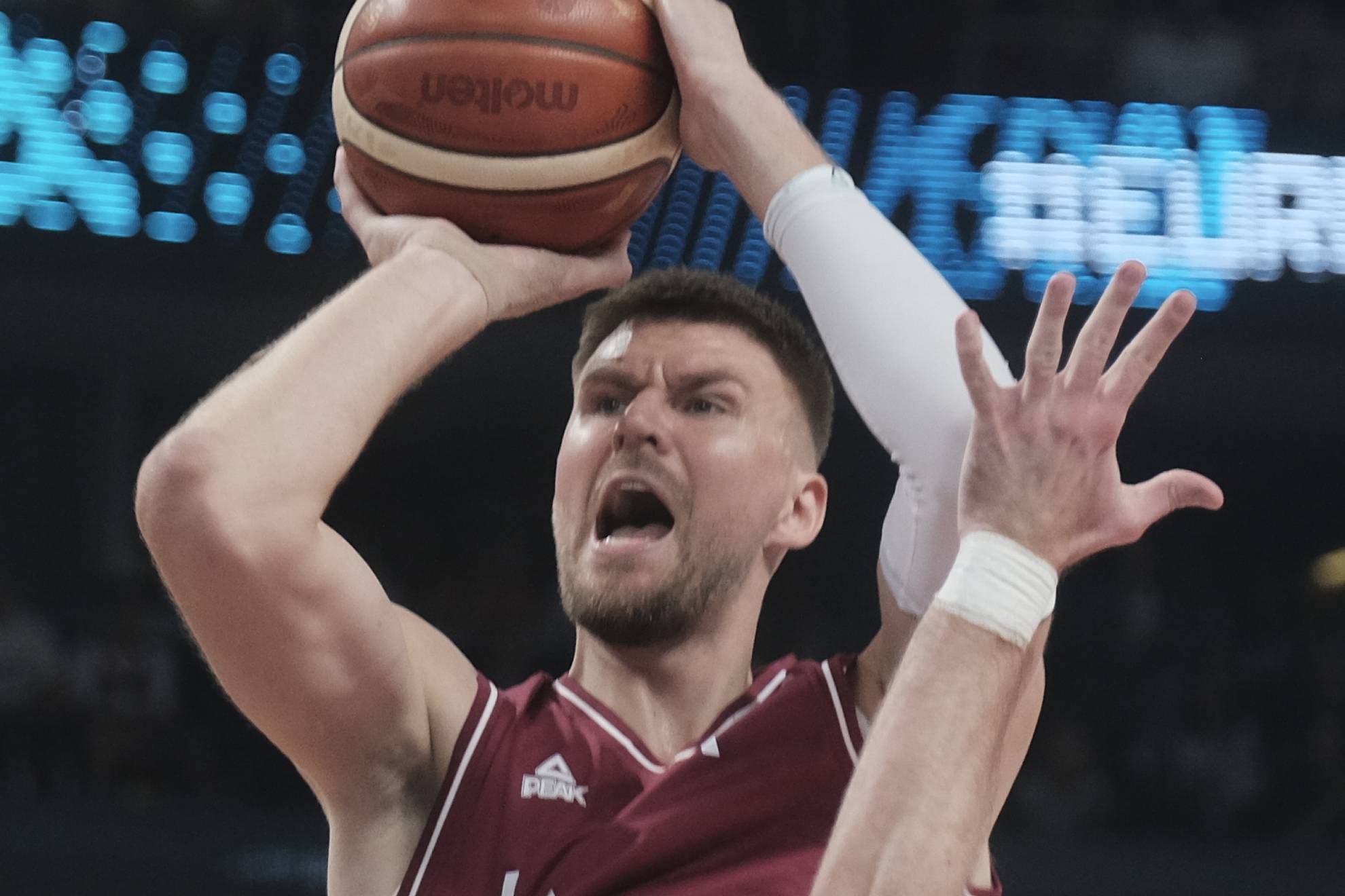 Preocupación en la NBA por la salud de Porzingis, baja indefinida: "No tengo SIDA"