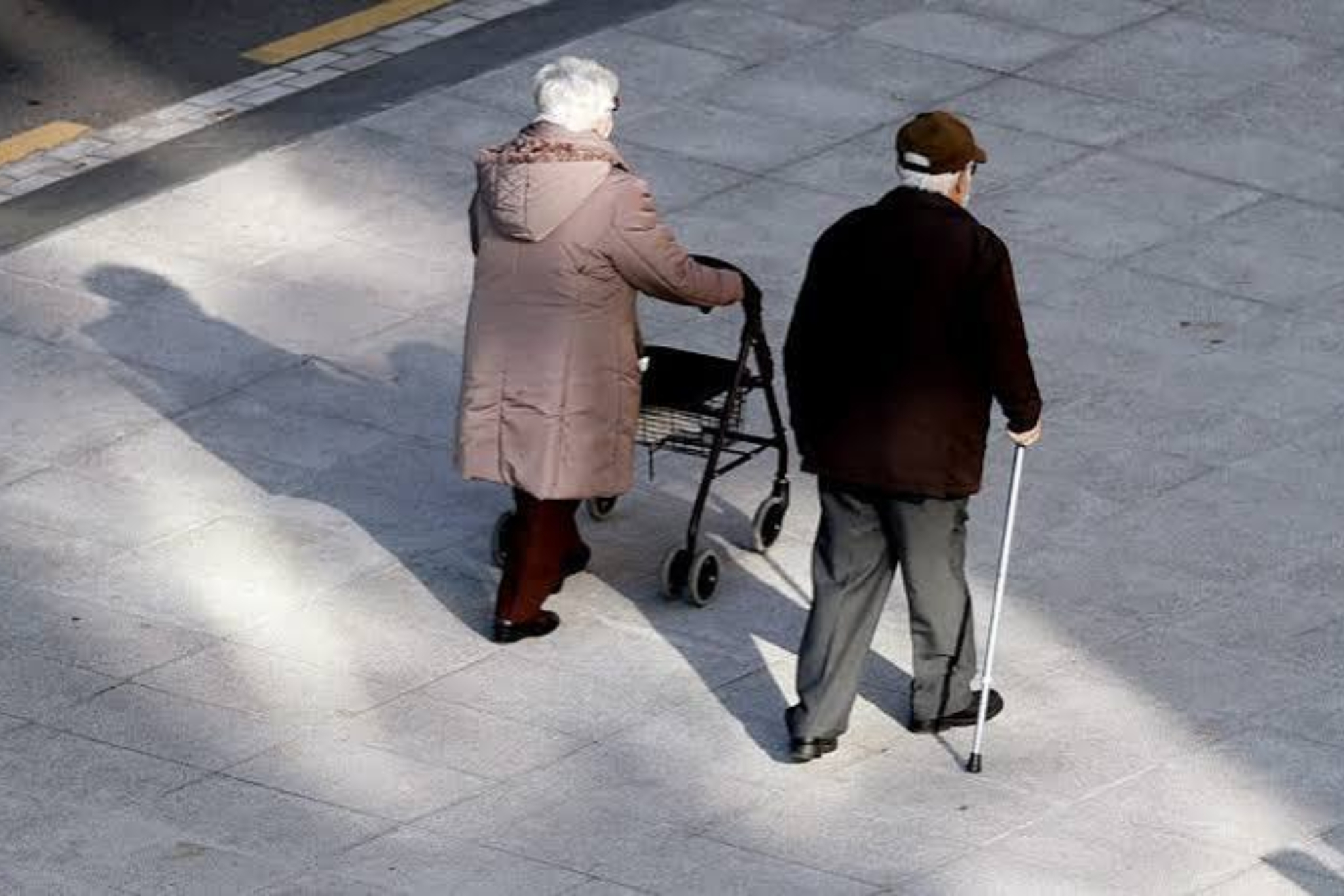 El Gobierno confirma que las pensiones subirán en 2027 y abre la puerta a un aumento del salario mínimo