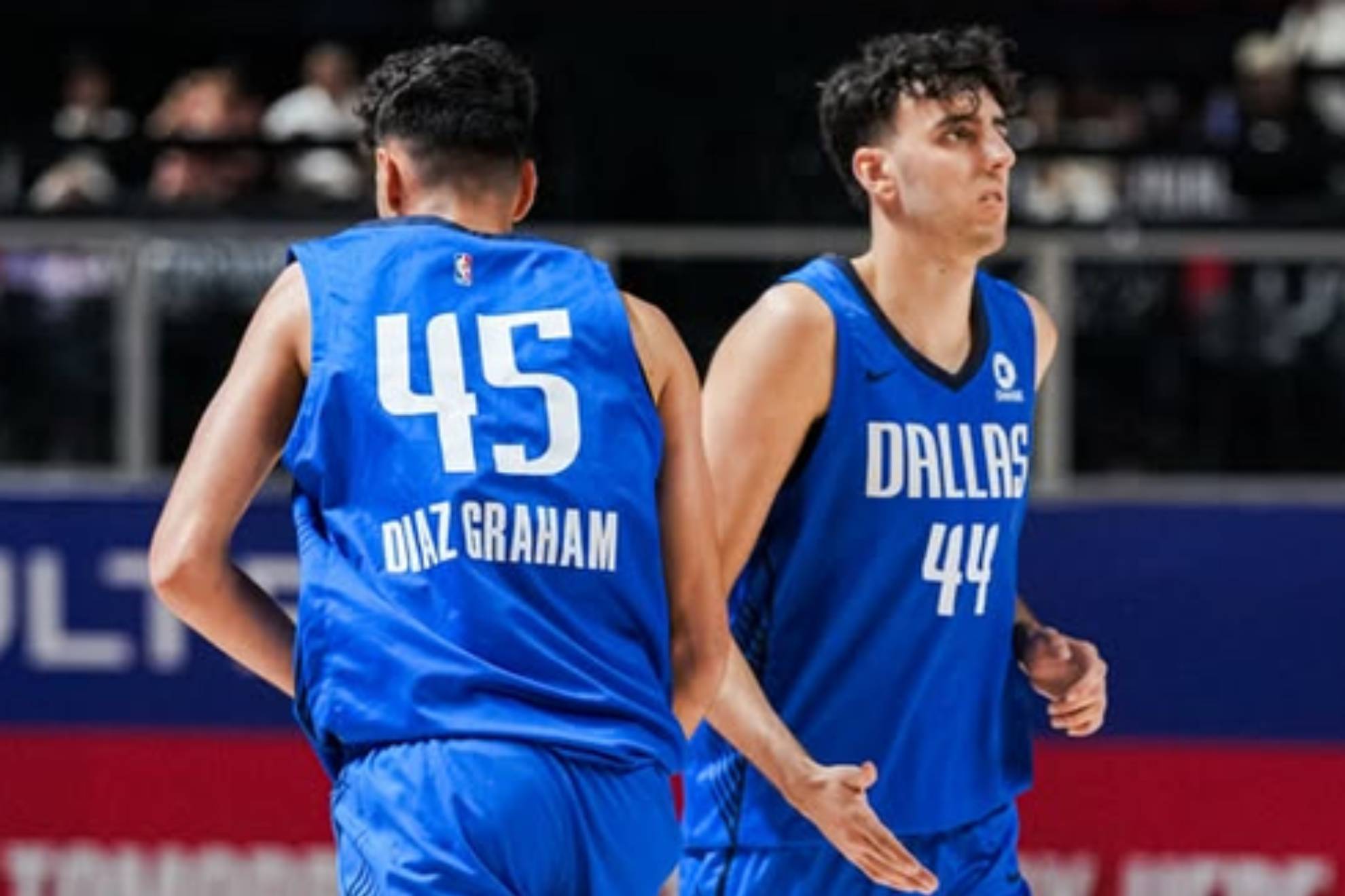 Dallas despide al español Jorge Díaz-Graham... ¡para fichar horas después su hermano gemelo Jorge!