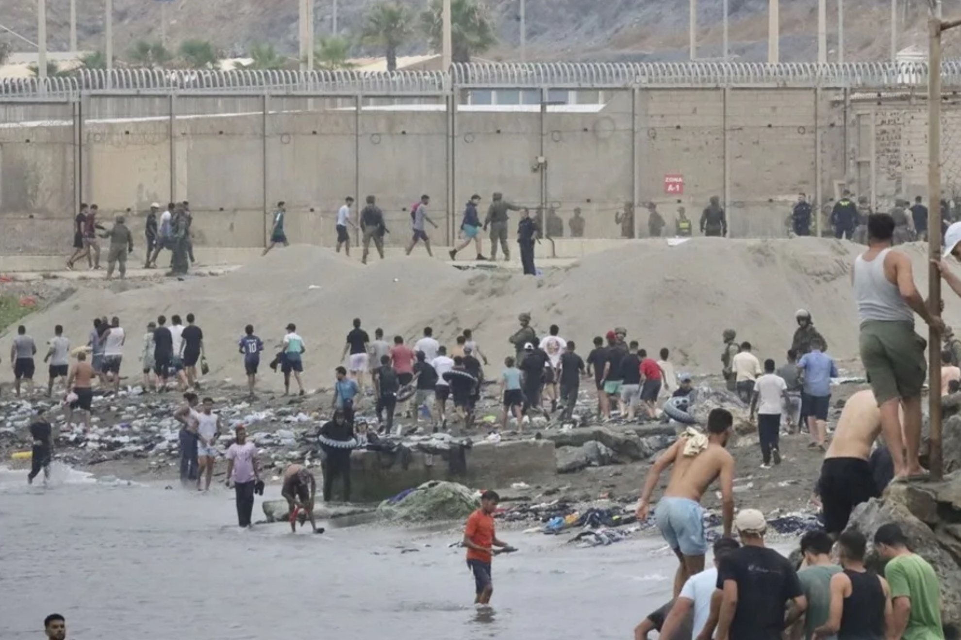 El CNI confirma que Marruecos sabía días antes que se produciría la entrada masiva en Ceuta