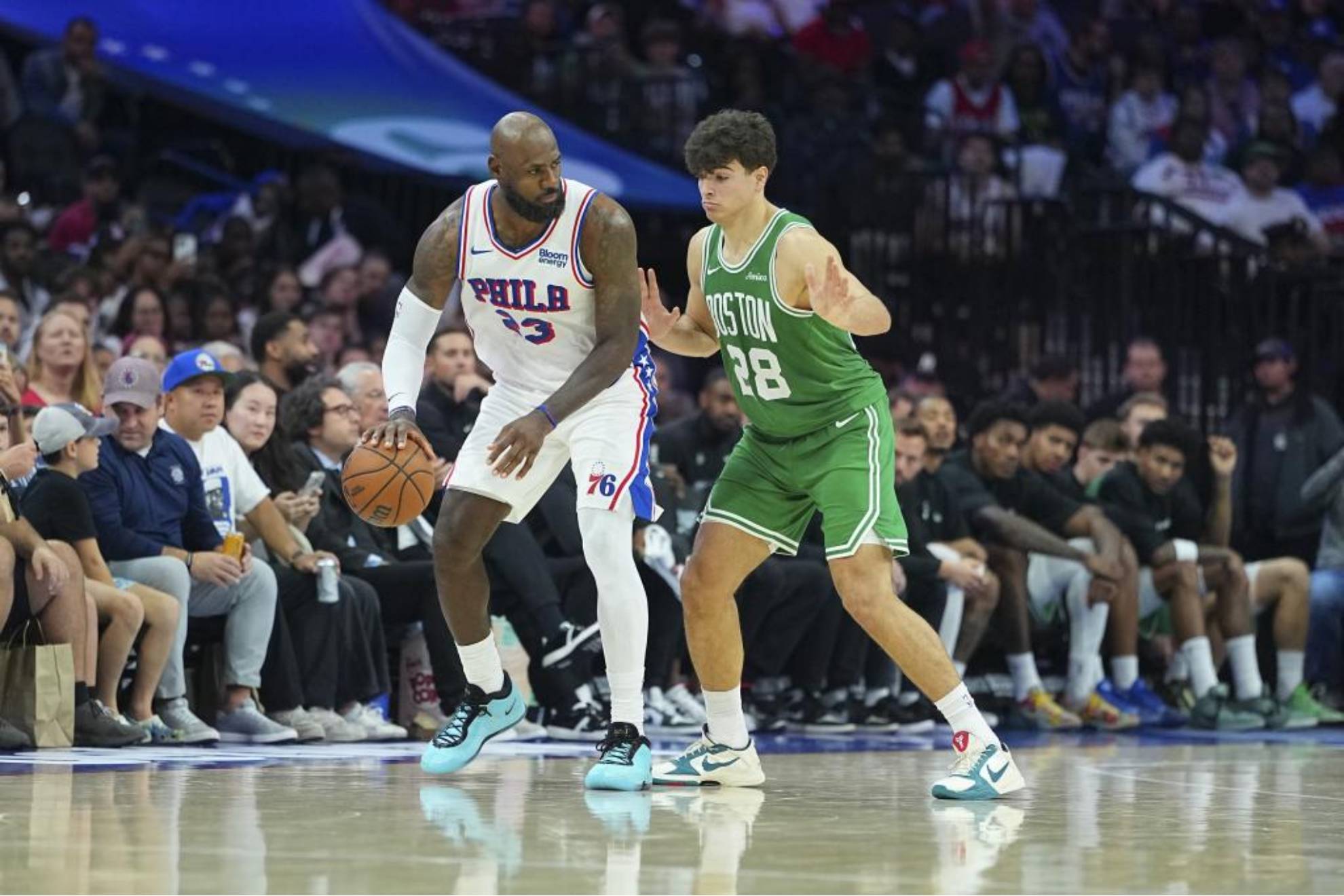 Hugo González amarga el estreno de LeBron en Filadelfia