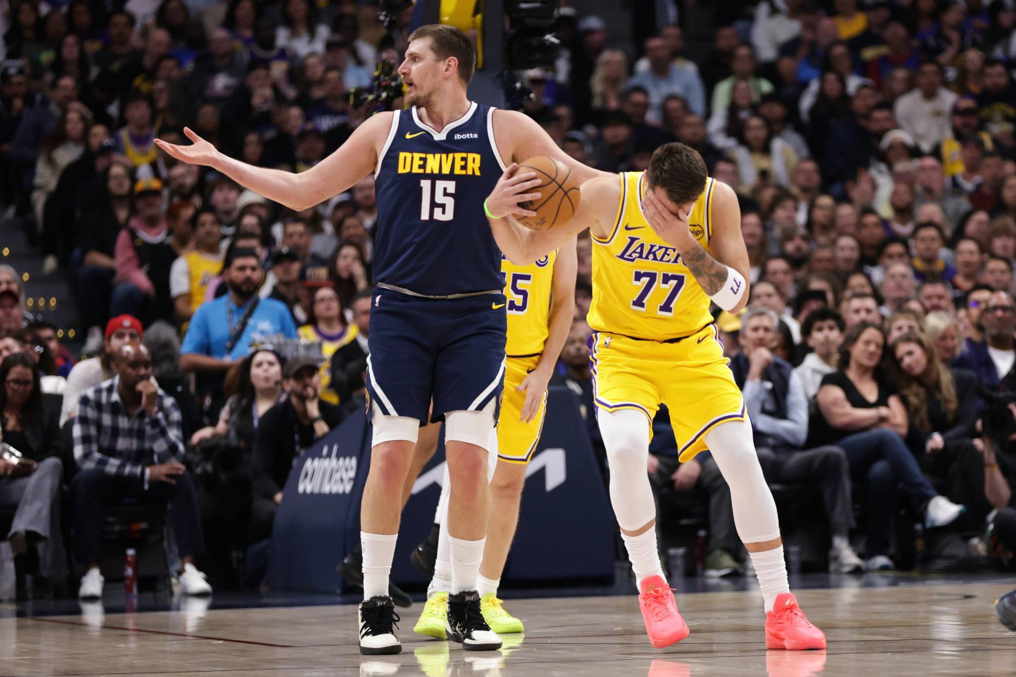 Los Lakers cierran la pretemporada con más sombras que luces