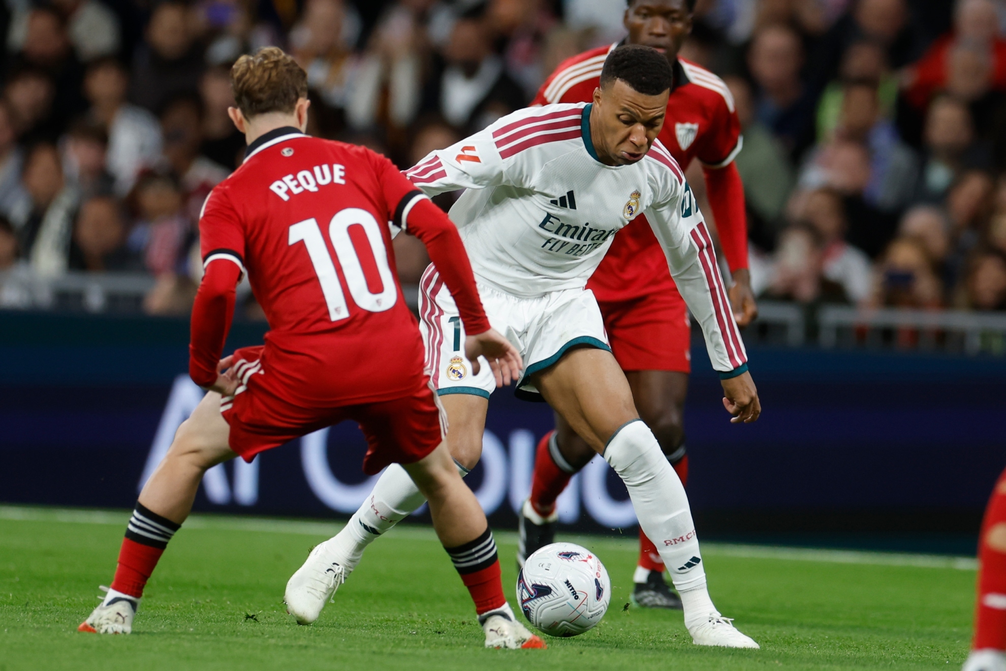 مباشر: ريال مدريد 2-0 إشبيلية — الدقيقة 56′