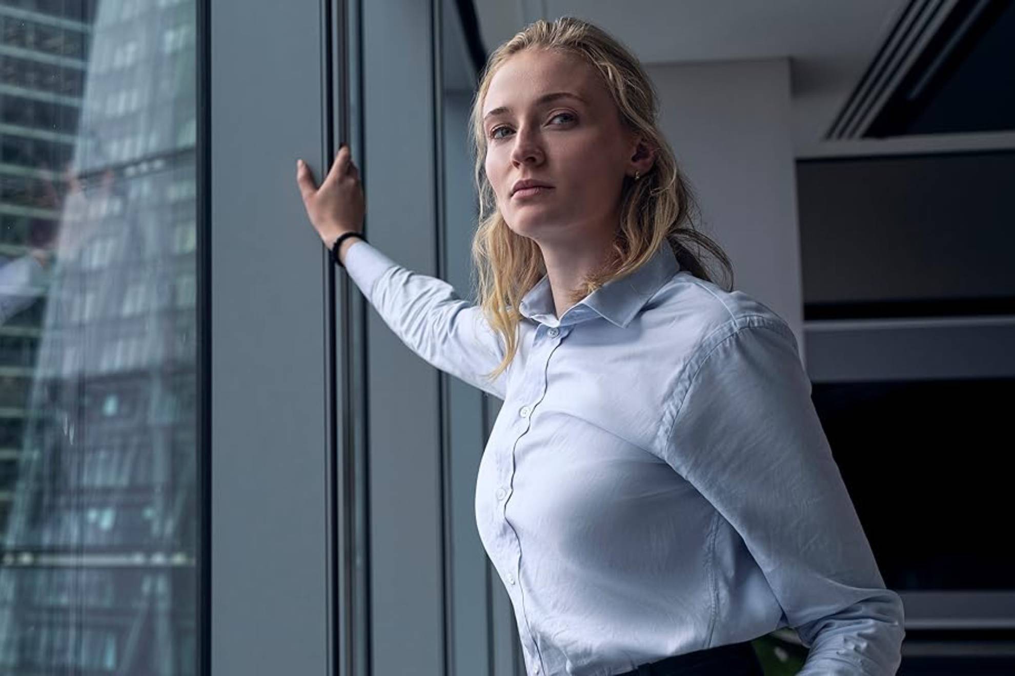 Esta serie de acción de Amazon Prime Video es ideal para el fin de semana: Sophie Turner es la protagonista del robo del siglo