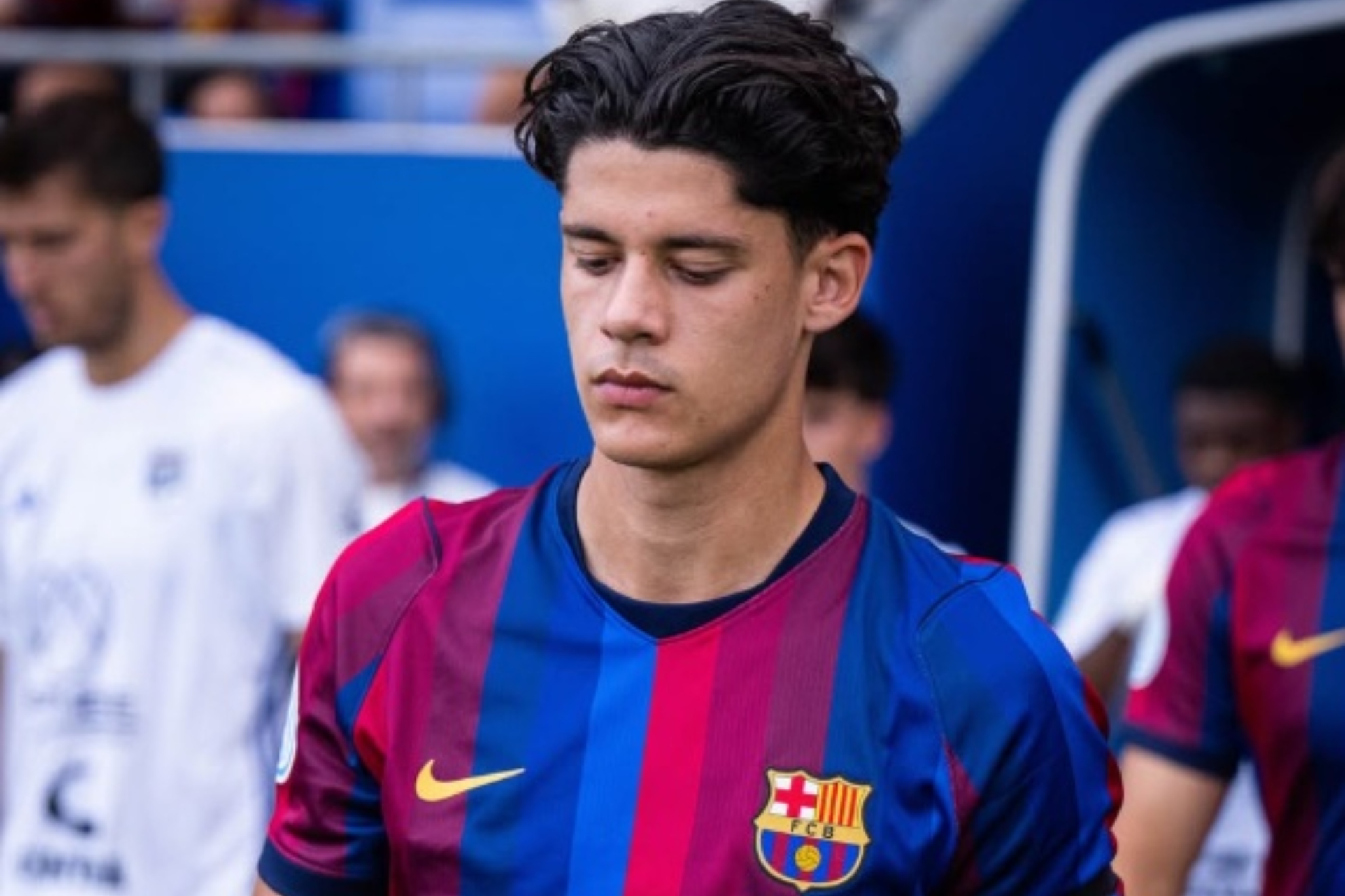 Àlex Campos: la joven opción de Flick ante las bajas de Koundé y Eric