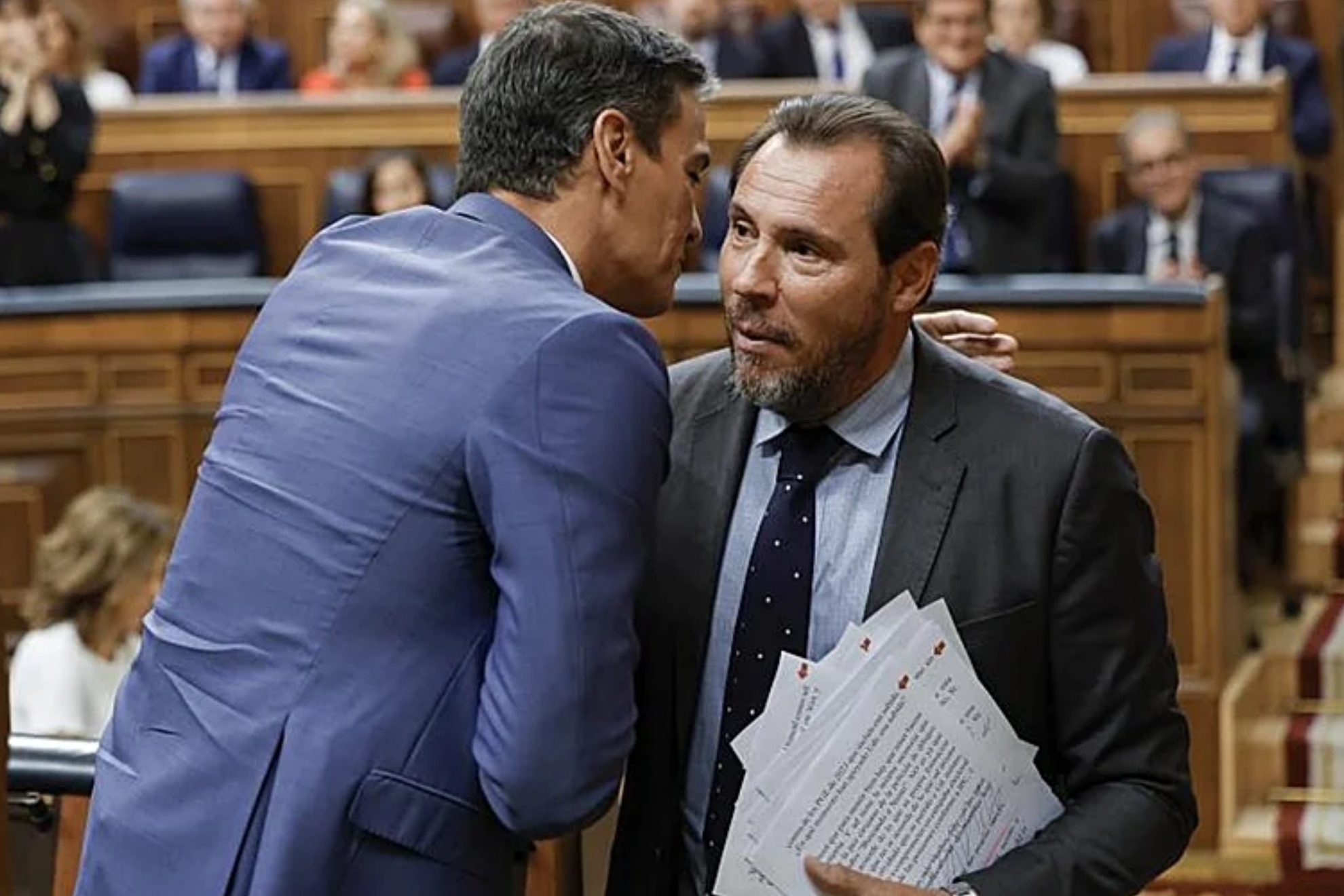 Pedro Sánchez y Óscar Puente, juntos en el acto de precampaña del PSOE: "Lo vamos a hacer como se ganan todas las batallas, todas estas luchas, por la fuerza de la gente"