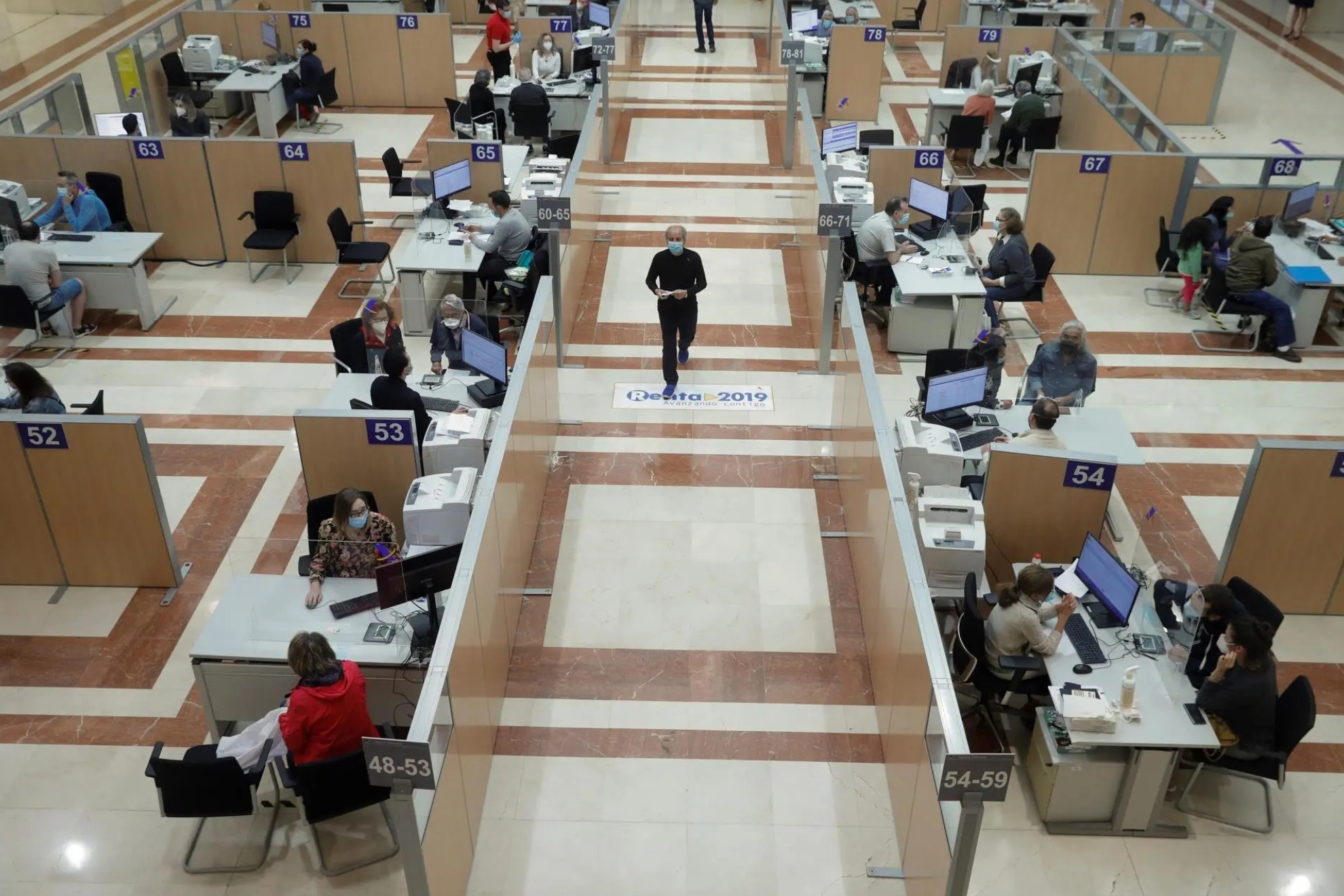 El Gobierno blinda ante los sindicatos la subida del 4,5% a los funcionarios en 2027 pese al adelanto electoral