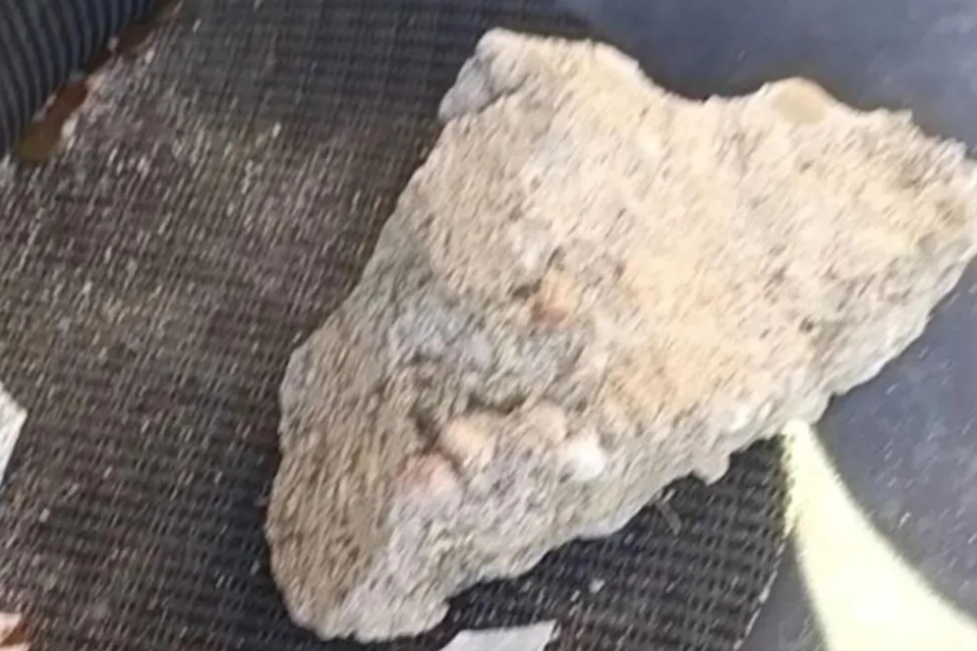 Un menor de 16 años, investigado por la Guardia Civil tras arrojar una piedra desde un puente de la AP-41 y dejar en estado crítico a un conductor