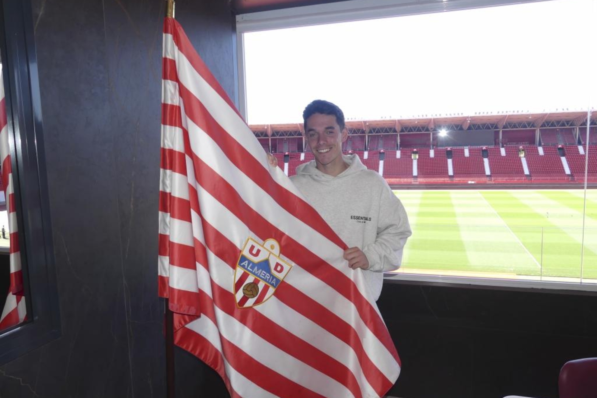 Arribas ya mira al podio histórico de goleadores del Almería