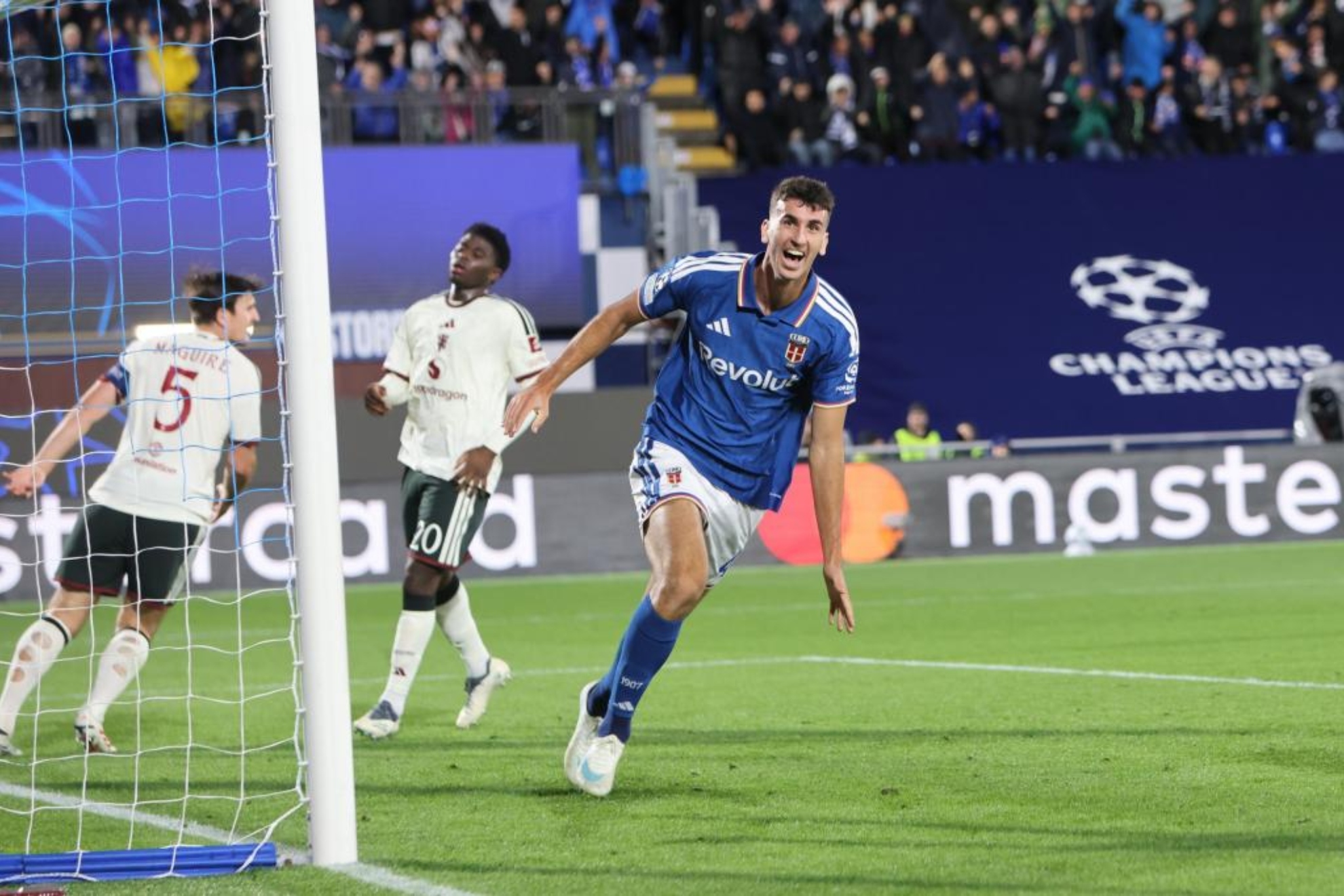 جاكوبو رامون يحجز مقعده بين أبرز مدافعي الدوري الإيطالي ودوري أبطال أوروبا مع كومو