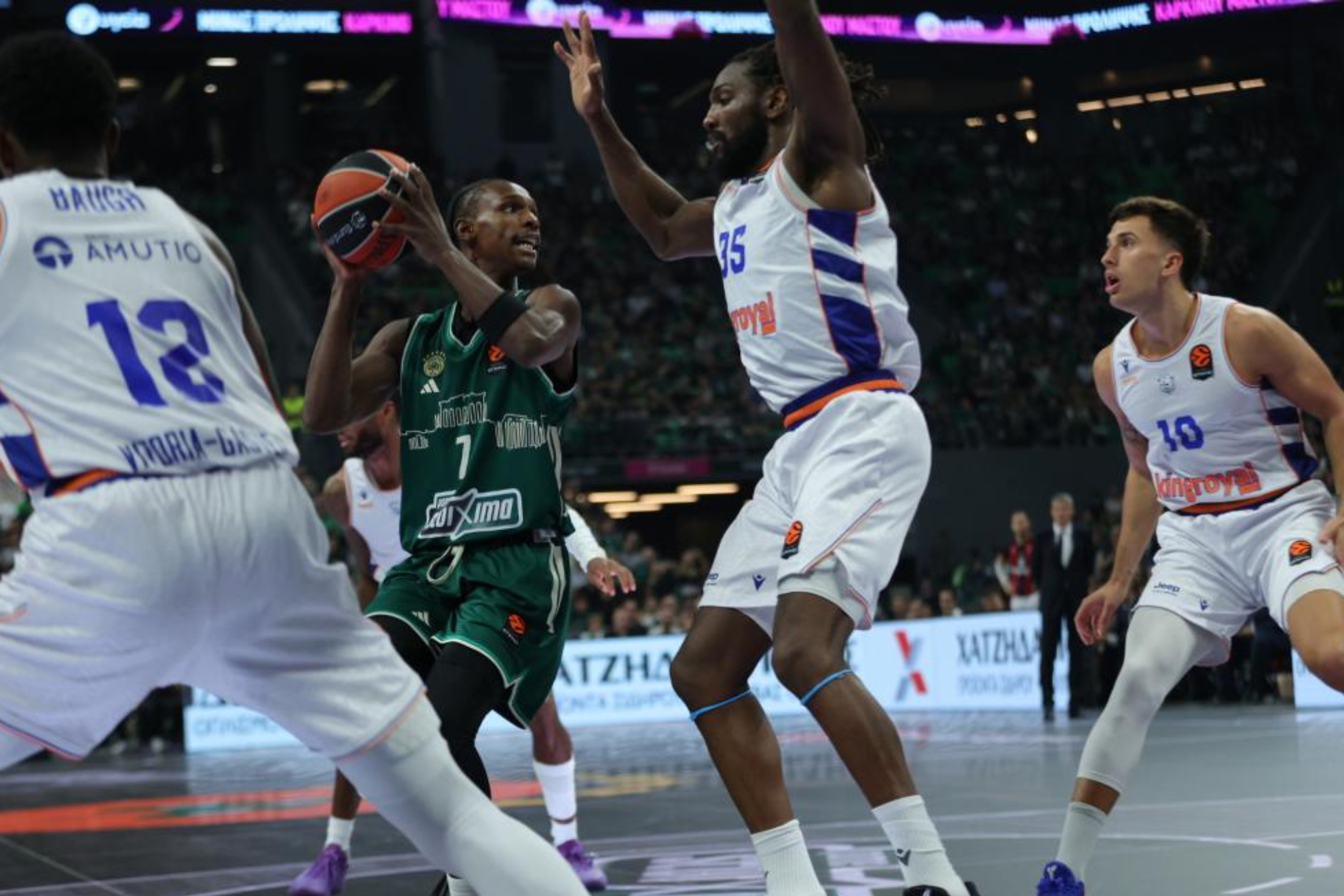 El Kosner Baskonia lleva al límite al Panathinaikos