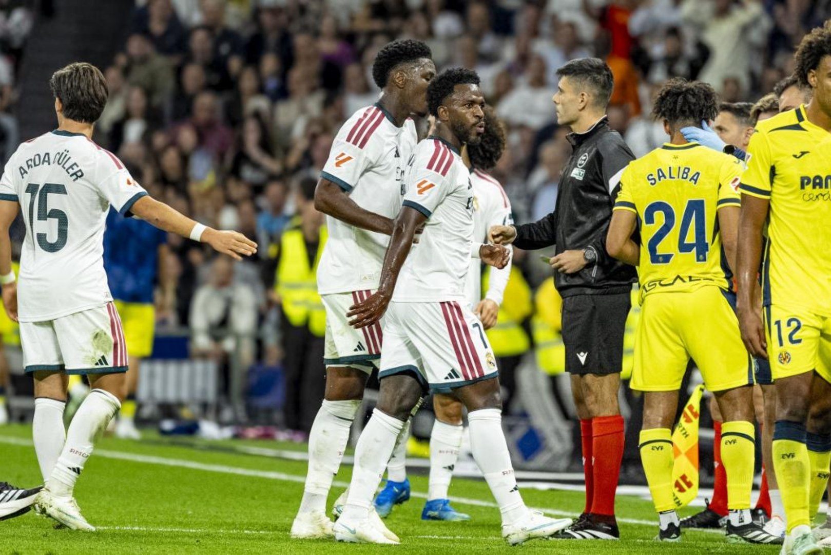 روبرتو غوميز: غياب فينيسيوس يضر بحظوظ ريال مدريد في الكلاسيكو ولم أرَ حملة مثيلة في التاريخ
