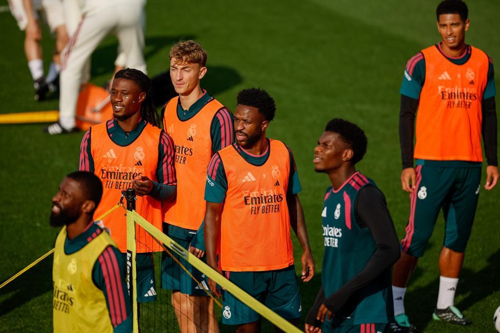 مورينيو ينهي أزمات غرفة ملابس ريال مدريد ويحكُم سيطرته على النجوم