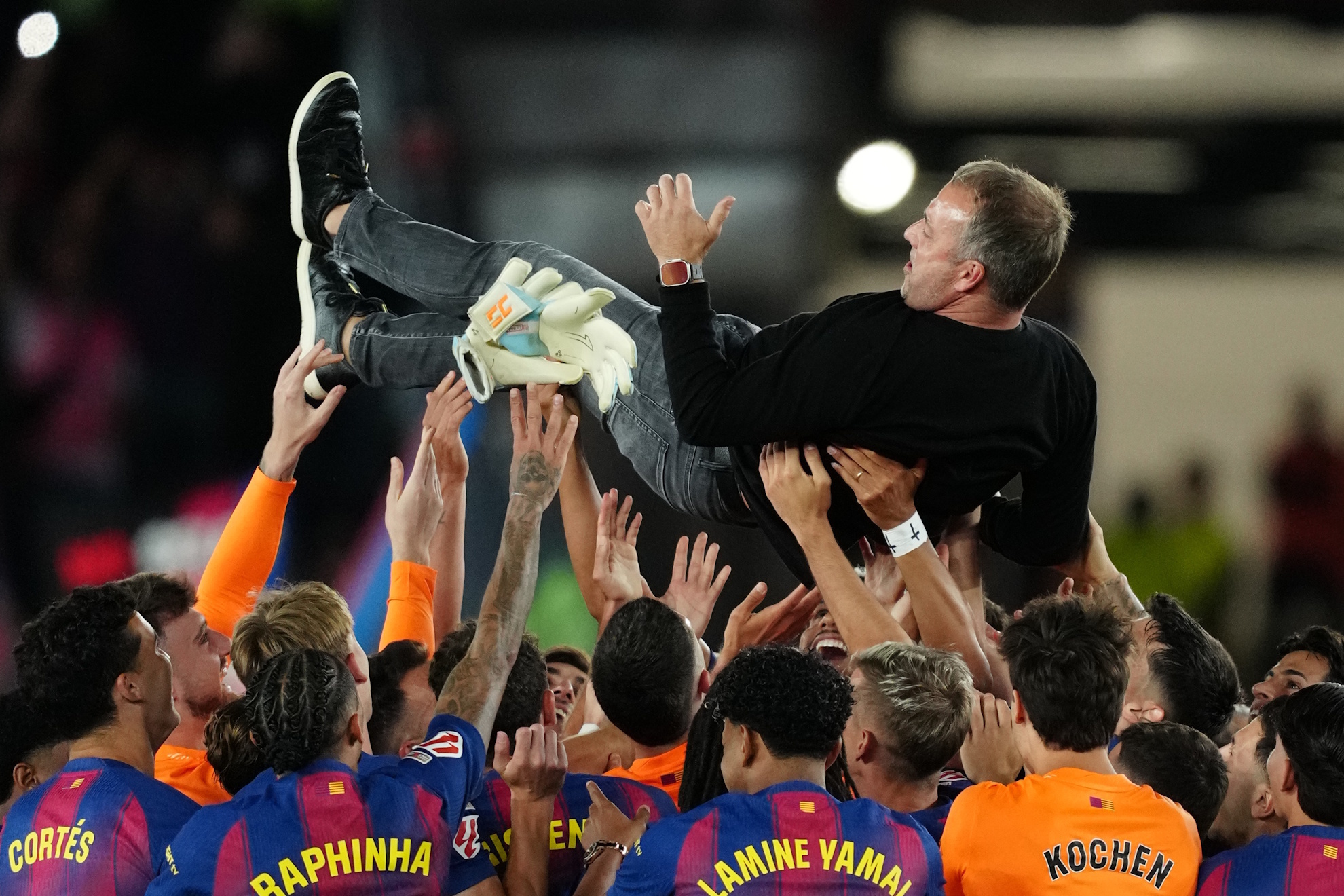 ما حدث في كلاسيكو الأخير: الفوز 2-0 الذي منح الدوري الإسباني لبرشلونة، مع التشكيلات والمفاتيح