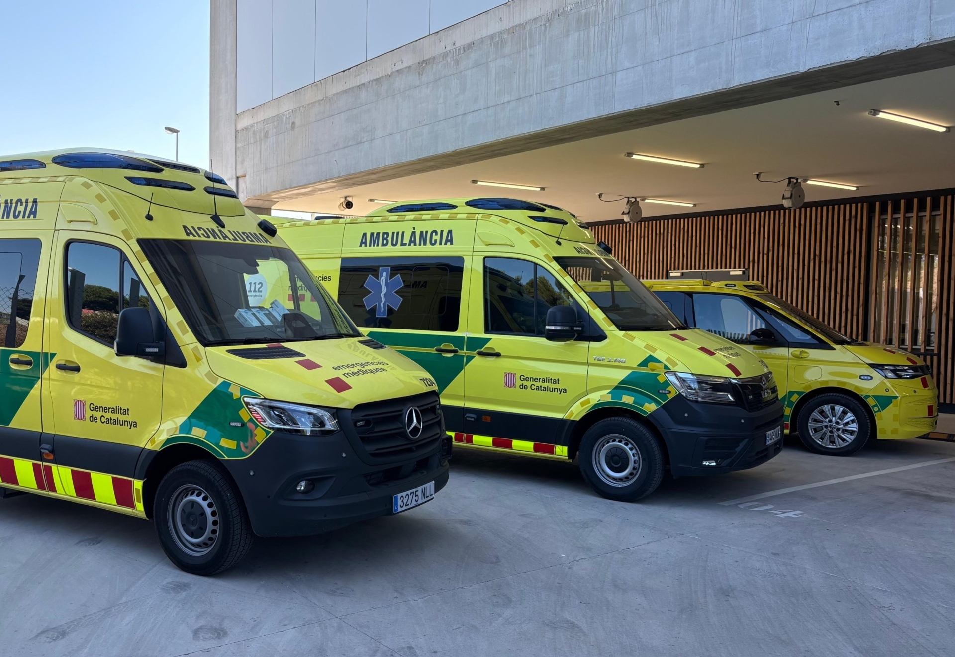 Un accidente entre un bus y un coche deja, por lo menos, 41 personas heridas y 20 de ellas graves en Barcelona