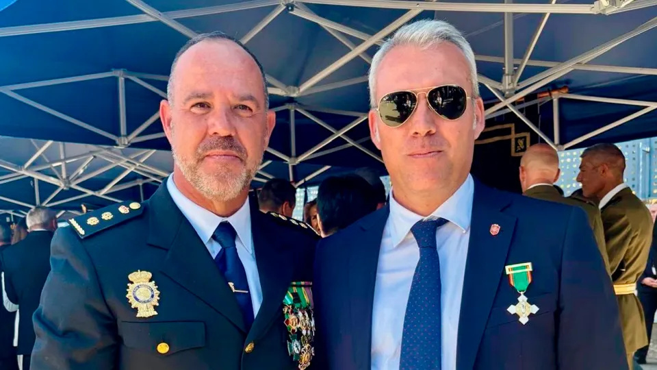 La Policía Nacional condecora a la RFEF