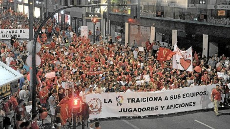 El Murcia desciende a Segunda Divisi�n B