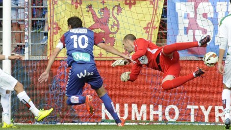 Gol de Arruabarrena (1-0) en el Eibar-C�rdoba