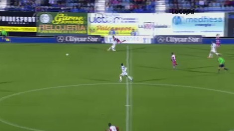 El 'placaje' de Rub�n P�rez m�s propio de rugby