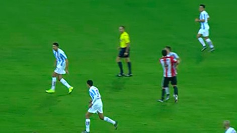 Roja directa a San Jos� por agresi�n a Charles