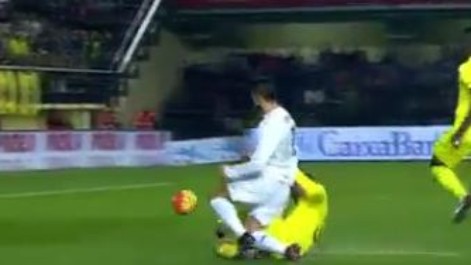 Cristiano Ronaldo reclam� un penalti en la segunda parte