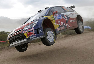 Sordo 'vuela' con su Citro�n en el rally argentino.