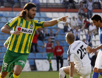Abreu abri� otra vez el camino de la victoria y lo celebr� a lo grande