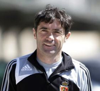 Marcelino dirigi�ndose a un entrenamiento del Zaragoza
