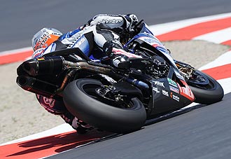 Ben Spies, con la inscripci�n 'Texan Terror' en su casco, pilota su Yamaha en el Miller Motorsport.