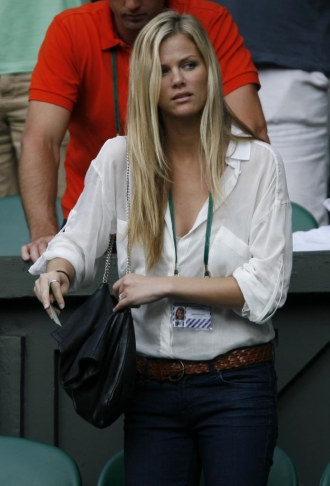 Brooklyn Decker se dej� notar en las gradas.