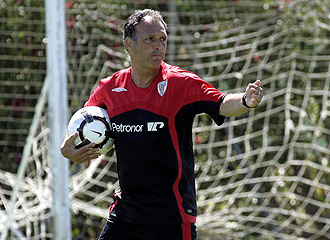 Caparr�s durante el entrenamiento del Athletic