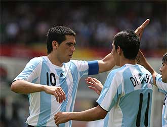 Riquelme celebra un gol en los Juegos Ol�mpicos de Pek�n.