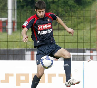 Roberto Canella, en un entrenamiento con el Sporting de Gij�n de esta pretemporada