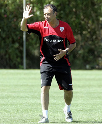 Caparr�s pide que se dejen los fichajes a un lado.