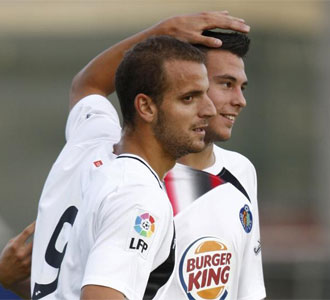 Soldado celebra uno de los goles