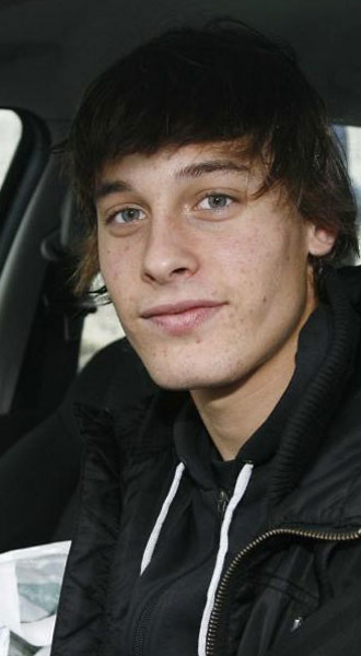 Sergio Canales sale de la Albericia.