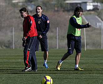Esteban Vigo no podr� contar con Delibasic, muy sonriente en la foto durante un entrenamiento, ante el Albacete, ni con Juanra ni Abraham Paz