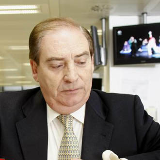 El presidente de la Real Federaci�n Espa�ola de Automovilismo (RFEA), Carlos Gracia