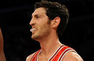 Kirk Hinrich jugando con los Bulls