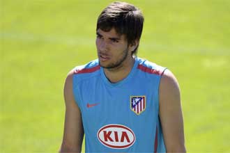 Cabrera en un entrenamiento con el que era hasta ahora su equipo, el Atl�tico de Madrid.