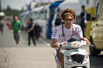 Simoncelli se fue al suelo en los entrenos