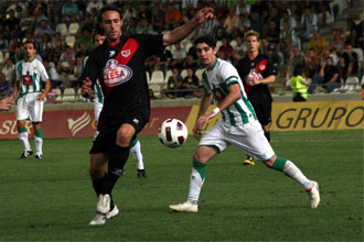 Lance del partido entre el C�rdoba y el Rayo Vallecano