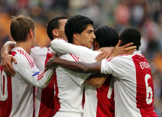 Los jugadores del Ajax celebrando un gol