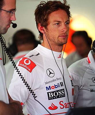 Button, pensativo tras la sesi�n de calificaci�n del Gran Premio de Brasil
