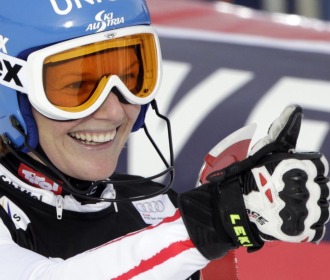 Marlies Schild celebra su triunfo.