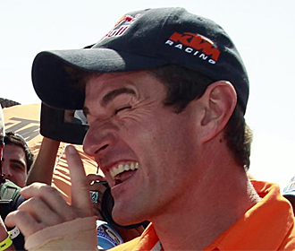 Coma sonr�e en el Rally Dakar.