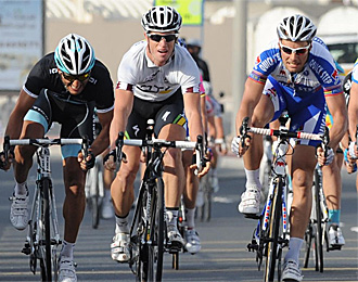 El australiano Mark Renshaw, en el centro, en una etapa en la vuelta a Qatar en la que logr� el triunfo